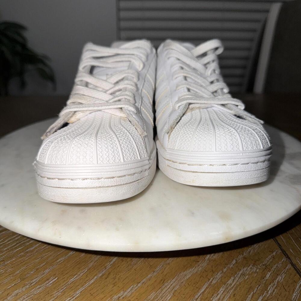Adidas Womens Superstar FV3285 White Casual Shoes Sneakers Size 9.5